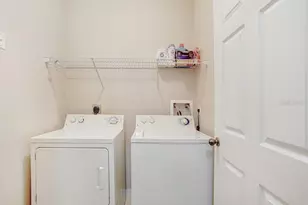 2407 Courtney Meadows Ct, Tampa, FL 33619 - Photo 18