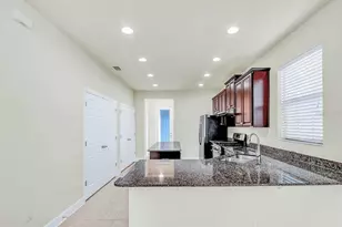 5816 Village Center Dr, Lithia, FL 33547 - Photo 8