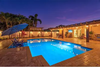 3890 Benson Avenue N, Saint Petersburg, FL 33713 - Photo 2