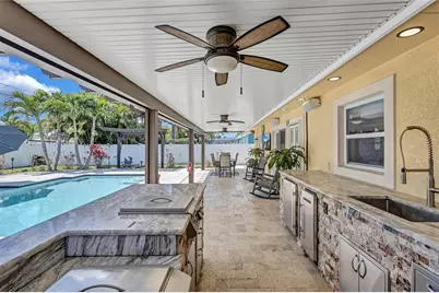 3890 Benson Avenue N, Saint Petersburg, FL 33713 - Photo 32