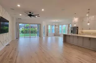 7708 Paradiso Dr, Apollo Beach, FL 33572 - Photo 6