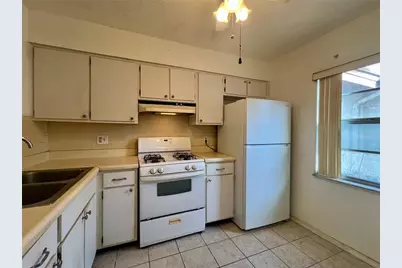 1410 Arrowhead Circle W, Clearwater, FL 33759 - Photo 2