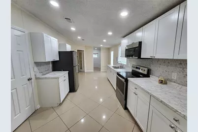 1209 Blue Sky Place, Dover, FL 33527 - Photo 10