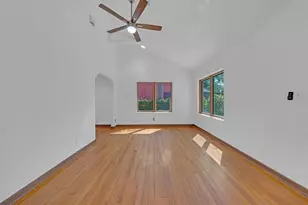 225 17th Ave SE, Saint Petersburg, FL 33701 - Photo 14