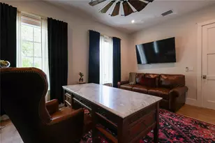 2402 W Parkland Blvd, Tampa, FL 33609 - Photo 30