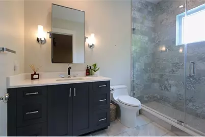 2402 W Parkland Boulevard, Tampa, FL 33609 - Photo 36