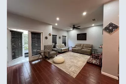 8210 Down Royal Road, Tampa, FL 33610 - Photo 14