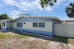 1105 Connecticut Rd, Tarpon Springs, FL 34689 - Photo 2