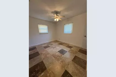 218 Lewis Boulevard SE, Saint Petersburg, FL 33705 - Photo 6