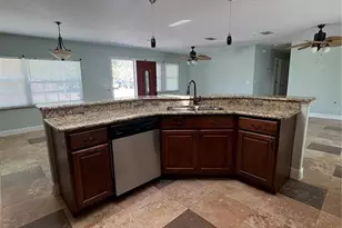 218 Lewis Blvd SE, Saint Petersburg, FL 33705 - Photo 8