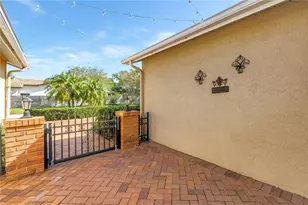 1770 Glen Lakes Blvd N, Saint Petersburg, FL 33702 - Photo 8