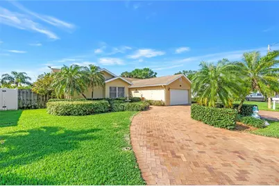 1770 Glen Lakes Boulevard N, Saint Petersburg, FL 33702 - Photo 6
