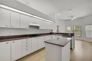 18401 30th St, Lutz, FL 33559 - Photo 14