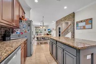 15721 Oakleaf Run Dr, Lithia, FL 33547 - Photo 14