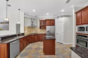 9454 Swift Creek Cir, Dover, FL 33527 - Photo 16