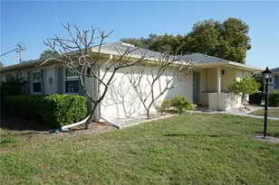 1901 Canterbury Ln, Sun City Center, FL 33573 - Photo 2