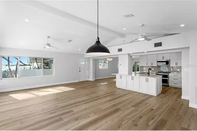 6984 S Shore Drive S, Saint Petersburg, FL 33707 - Photo 22