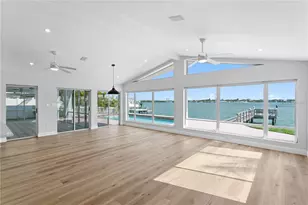 6984 S Shore Dr S, Saint Petersburg, FL 33707 - Photo 18