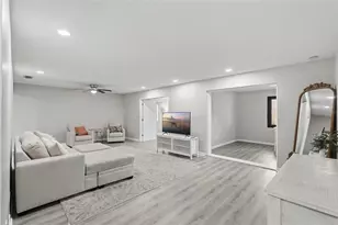 3012 Hickory Dr, Largo, FL 33770 - Photo 8