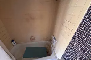 3840 N Lake Dr, Tampa, FL 33614 - Photo 4