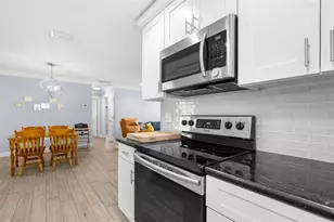 2376 Forest Dr, Clearwater, FL 33763 - Photo 10