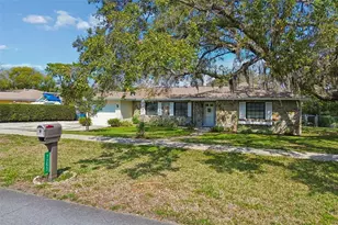 7253 Tarrytown Dr, Spring Hill, FL 34606 - Photo 2