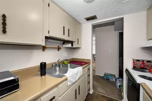 1127 King Arthur Ct, Dunedin, FL 34698 - Photo 24