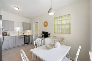 4420 Neptune Dr SE, Saint Petersburg, FL 33705 - Photo 10