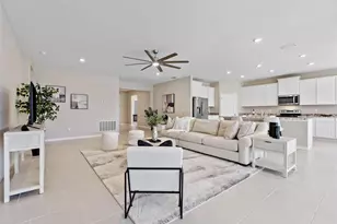 33700 Hamilton Hl Ln, Wesley Chapel, FL 33545 - Photo 4