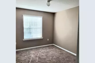 36142 Laguna Hills Circle, Zephyrhills, FL 33541 - Photo 18