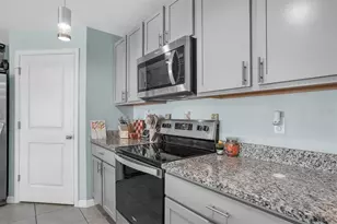 932 Ocean Spray Dr, Ruskin, FL 33570 - Photo 12