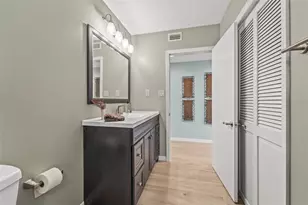 12869 Poinsettia Ave, Seminole, FL 33776 - Photo 22