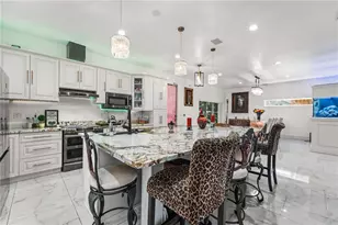 2520 Gomaz Way S, Saint Petersburg, FL 33712 - Photo 2