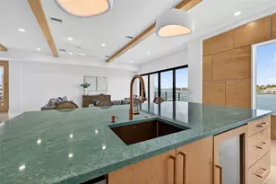 10201 Gulf Blvd, Treasure Island, FL 33706 - Photo 24