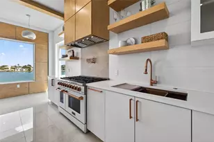 10201 Gulf Blvd, Treasure Island, FL 33706 - Photo 20