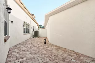 5120 Fairway 1 Dr, Valrico, FL 33596 - Photo 6