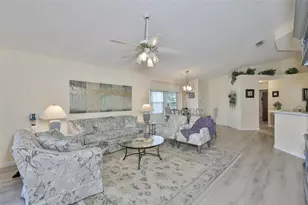 2012 Nantucket Dr, Sun City Center, FL 33573 - Photo 8