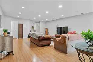 13140 Village Chase Cir, Tampa, FL 33618 - Photo 6