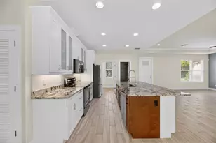 1008 W River Dr, Temple Terrace, FL 33617 - Photo 10