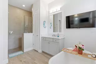 8245 Grande Shores Dr, Sarasota, FL 34240 - Photo 20