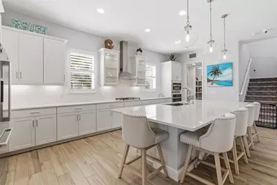 8245 Grande Shores Drive, Sarasota, FL 34240 - Photo 6