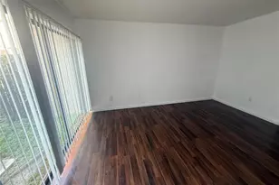 870 Village Lake Terrace N, Saint Petersburg, FL 33716 - Photo 10