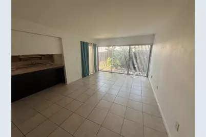 870 Village Lake Terrace N #101, Saint Petersburg, FL 33716 - Photo 8