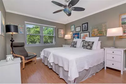 484 Santa Cruz Place NE #H, Saint Petersburg, FL 33703 - Photo 6