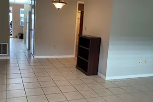 5257 81st Ln N, Saint Petersburg, FL 33709 - Photo 8