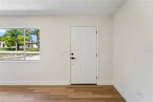 10194 Gamewell St, Spring Hill, FL 34608 - Photo 4