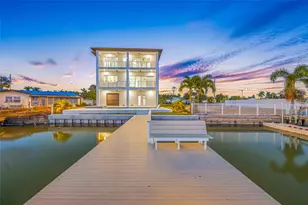11460 7th St E, Treasure Island, FL 33706 - Photo 1