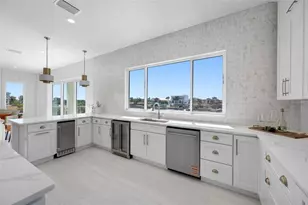 11460 7th St E, Treasure Island, FL 33706 - Photo 22
