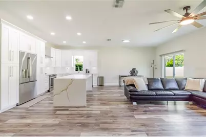 807 Garden Oaks Square, Seffner, FL 33584 - Photo 6