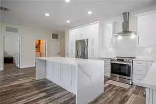 807 Garden Oaks Sq, Seffner, FL 33584 - Photo 8